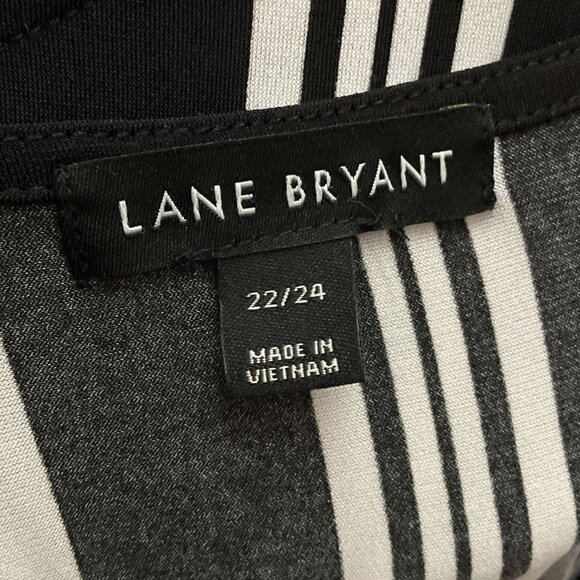 Lane Bryant 22/24 Black White Striped Stretch Knit‎ Faux Wrap Top Blouse Plus 2X - Picture 4 of 5